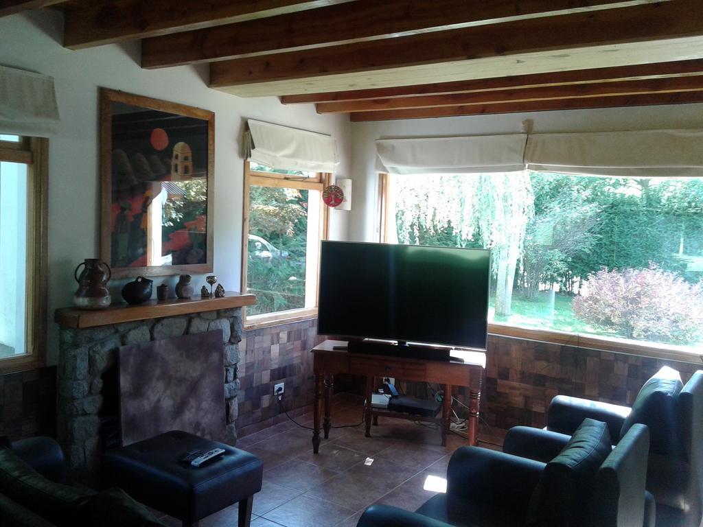 Ventana A Los Cerros Villa La Angostura Exterior photo